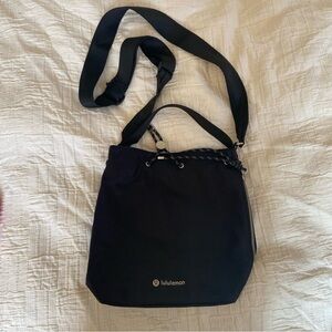 Lululemon Drawstring Bucket Crossbody Bag 5L